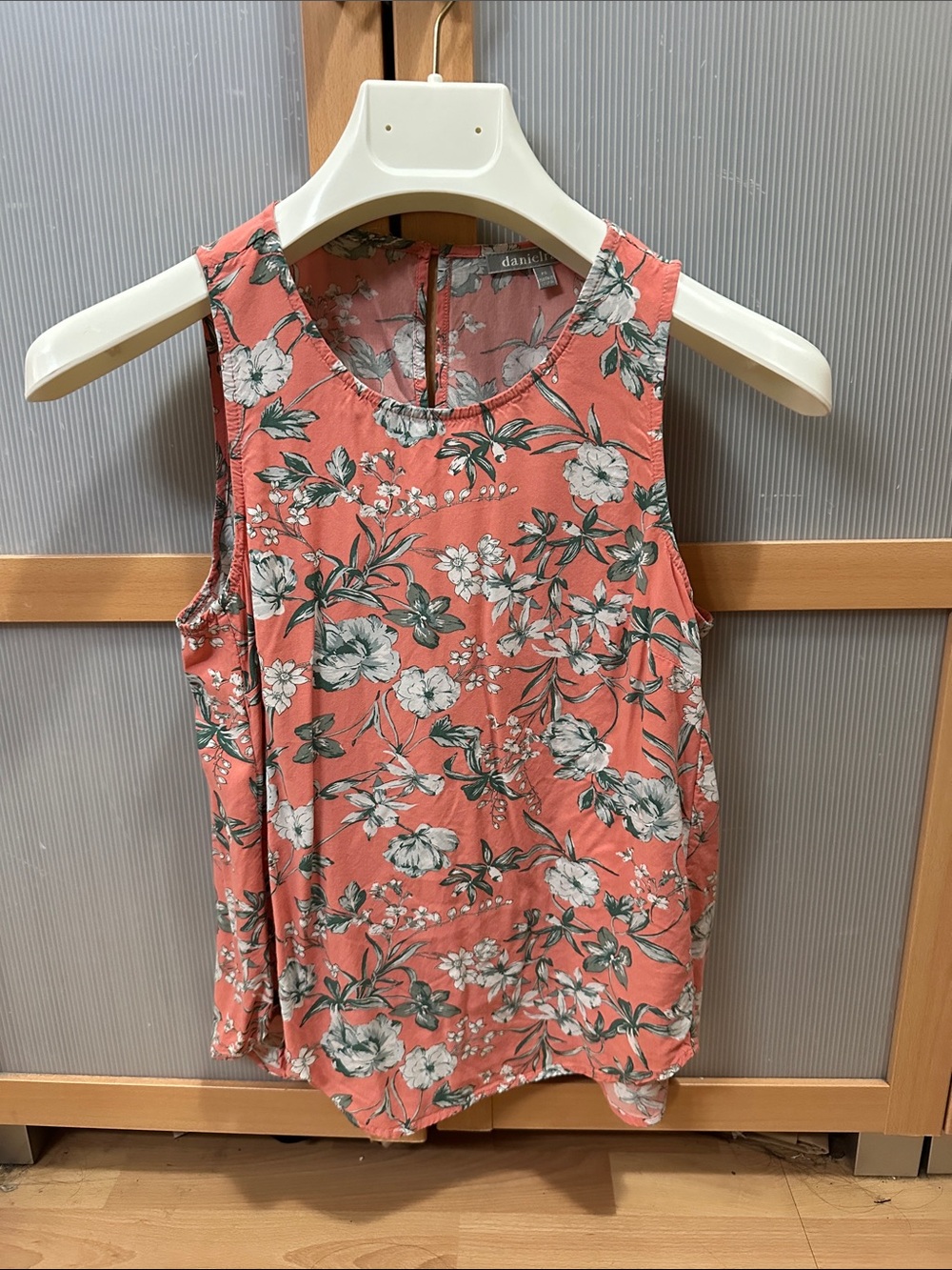 daniel rainn Coral Floral Sleeveless Camisole small petite